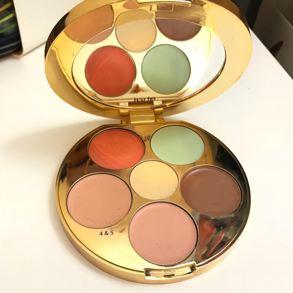 limited-edition wipeout color-correcting palette